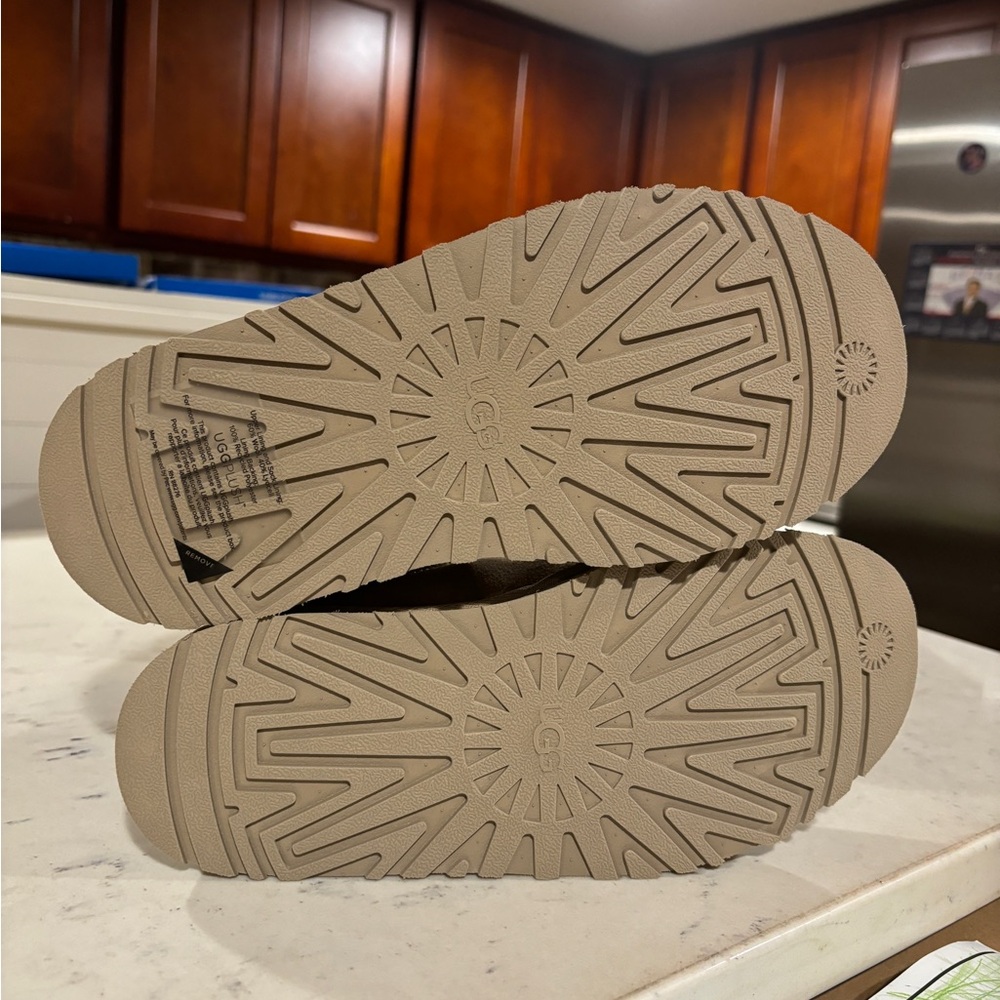 UGG Tazz Platform Slipper Big Kids Size 1/2/3/4/5/6  Sand 1143776K - Picture 12 of 14